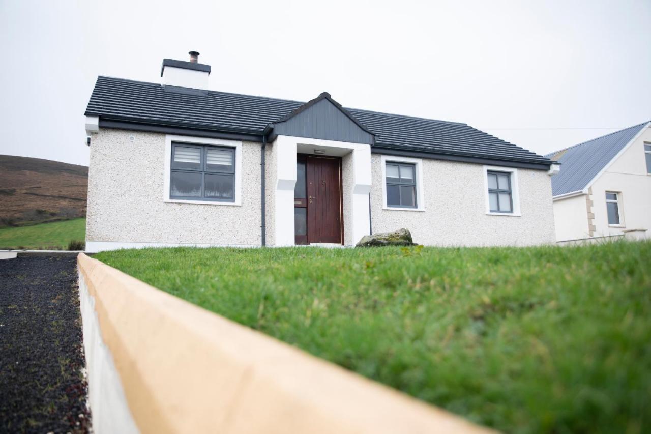 3 Bed Renovated Cottage Carramore Lake, Belmullet Ballina  Eksteriør billede