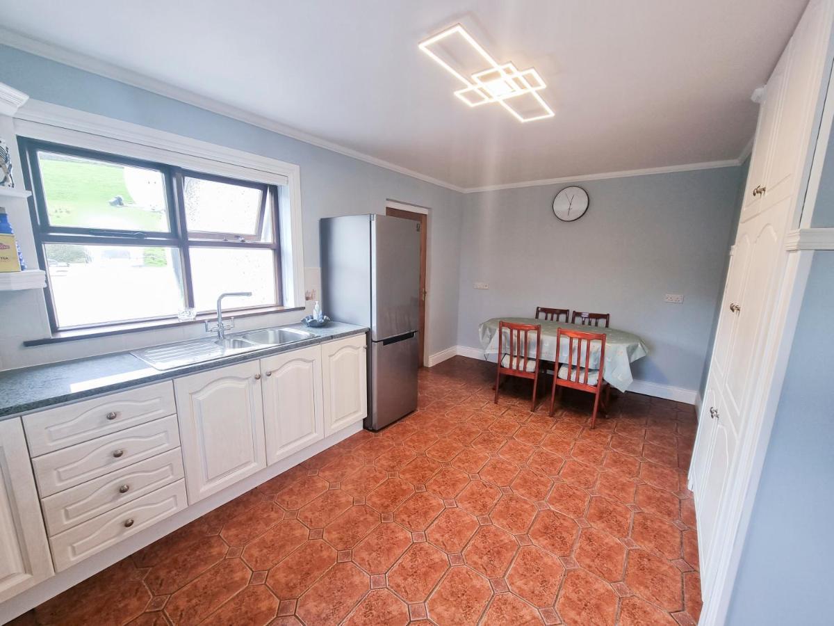 3 Bed Renovated Cottage Carramore Lake, Belmullet Ballina  Eksteriør billede